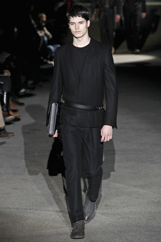 Louis Vuitton / - 2011-2012